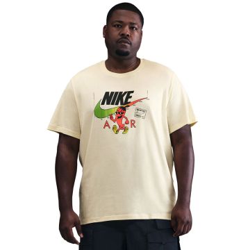 sportscene nike t shirts