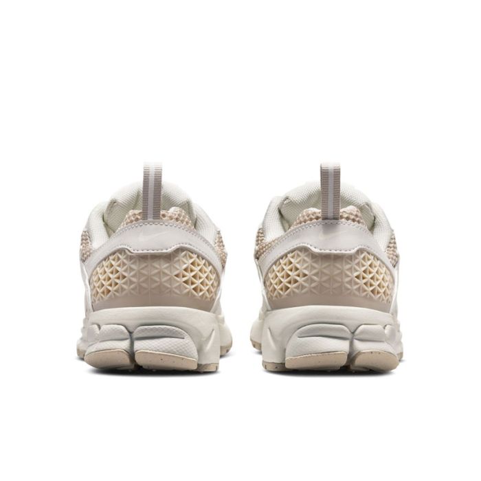 ⭐︎sale⭐︎Veritecoeur◻︎ VC-2025◻︎ライトベージュ Nike Vomero 5 Sneaker Youth Phantom/Light Bone | Studio 88