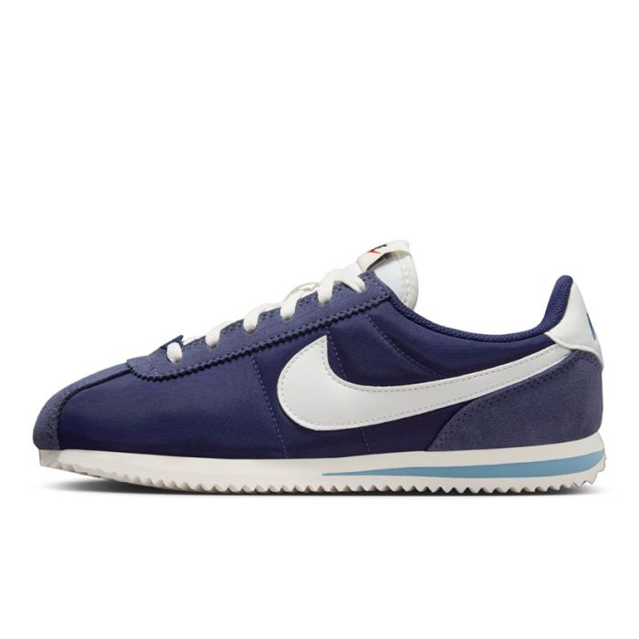 studio 88 nike cortez