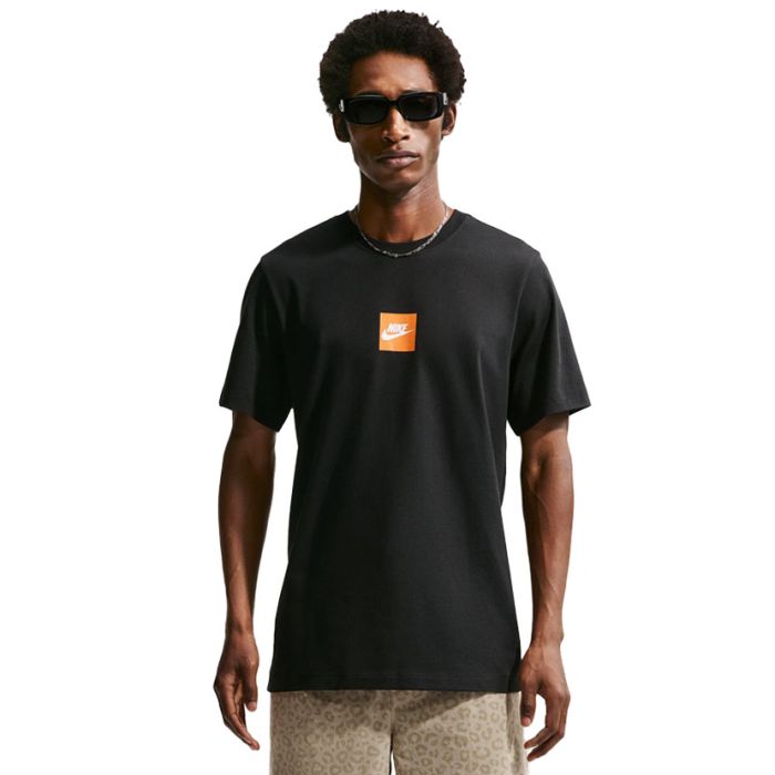 NKK3767B-NIKE-U-NSW-TEE-BLK-IR4972-010-V1