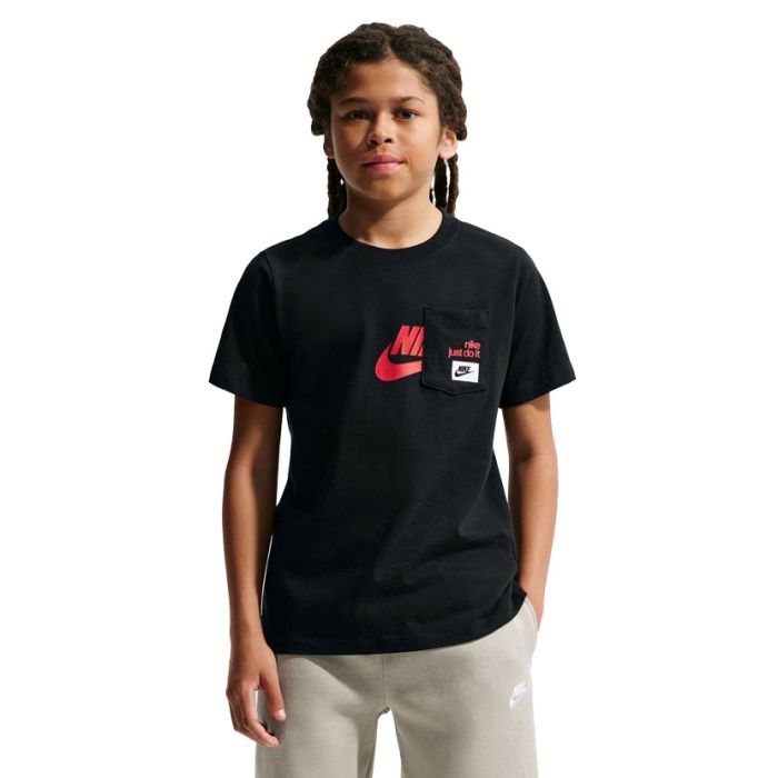 NKK3884YB-NIKE-NSW-TEE-PKT-BLK-IO2030-010-V1