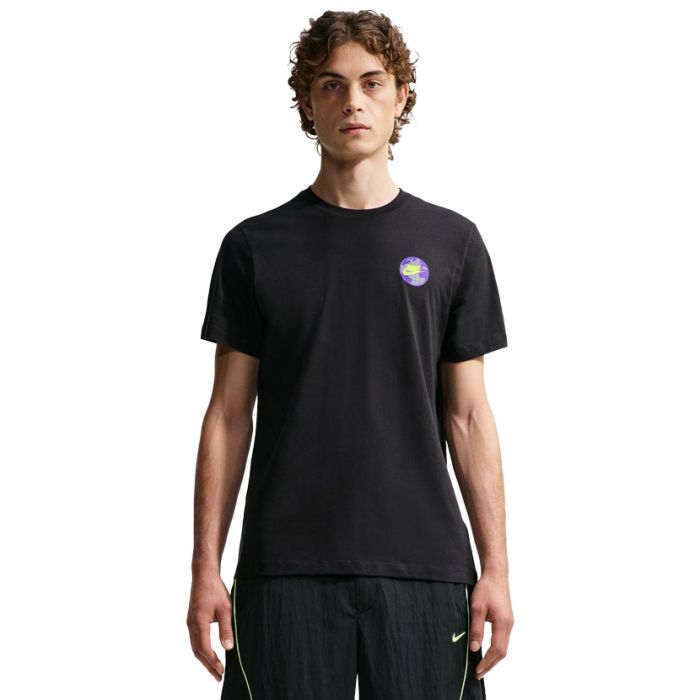 NKK4047B-NIKE-TS-U-NSW-TEE-GLOBE-BLK-IM3733-010-V1